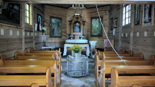 Obraz zawieraj�cy w pomieszczeniu, kaplica, ko�ci�, meble

Zawarto�� wygenerowana przez AI mo�e by� niepoprawna.