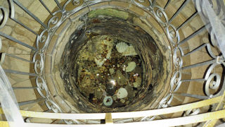 Obraz zawieraj�cy w pomieszczeniu, okr�g�y

Zawarto�� wygenerowana przez AI mo�e by� niepoprawna.