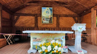 Obraz zawieraj�cy kwiat, pogrzeb, meble, budynek

Zawarto�� wygenerowana przez AI mo�e by� niepoprawna.