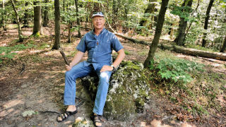 Obraz zawieraj�cy ubrania, osoba, na wolnym powietrzu, drzewo

Zawarto�� wygenerowana przez AI mo�e by� niepoprawna.