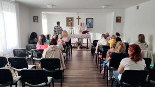 Obraz zawieraj�cy scena, osoba, w pomieszczeniu, �ciana

Zawarto�� wygenerowana przez AI mo�e by� niepoprawna.