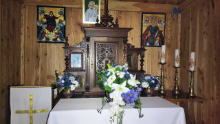 Obraz zawieraj�cy pogrzeb, w pomieszczeniu, Uk�adanie kwiat�w, waza

Zawarto�� wygenerowana przez AI mo�e by� niepoprawna.