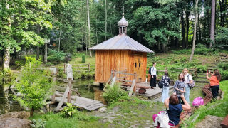 Obraz zawieraj�cy na wolnym powietrzu, drzewo, trawa, park

Zawarto�� wygenerowana przez AI mo�e by� niepoprawna.