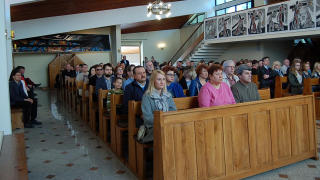 Obraz zawieraj�cy ubrania, osoba, w pomieszczeniu, �ciana