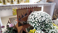 Obraz zawieraj�cy wewn�trz, kwiat, zdobione, ba�agan

Opis wygenerowany automatycznie