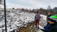 Obraz zawieraj�cy zewn�trzne, niebo, �nieg, osoba

Opis wygenerowany automatycznie