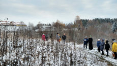 Obraz zawieraj�cy zewn�trzne, �nieg, grupa, osoby

Opis wygenerowany automatycznie