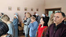 Obraz zawieraj�cy osoba, �ciana, wewn�trz, grupa

Opis wygenerowany automatycznie