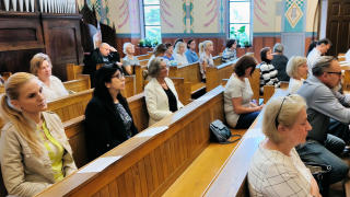 Obraz zawieraj�cy ubrania, osoba, cz�owiek, kobieta

Opis wygenerowany automatycznie