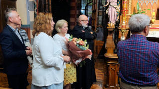 Obraz zawieraj�cy ubrania, osoba, cz�owiek, garnitur

Opis wygenerowany automatycznie