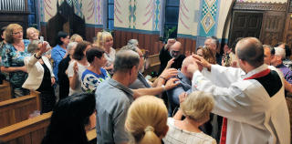 Obraz zawieraj�cy ubrania, osoba, cz�owiek, kobieta

Opis wygenerowany automatycznie